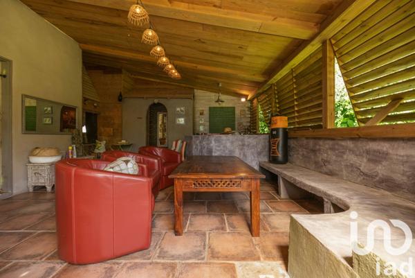 House for sale 6 rooms 200 m² Saint-Denis