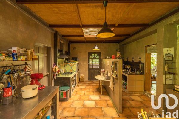 House for sale 6 rooms 200 m² Saint-Denis