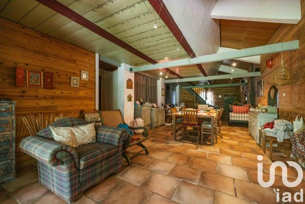 House for sale 6 rooms 200 m² Saint-Denis