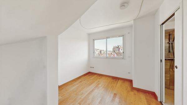 Marseille (13006) DERNIER ETAGE DUPLEX VUE MER TERRASSES COURS JULIEN 13006