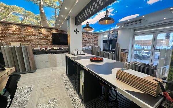 Immeuble à vendre    3 pièces • 211 m2 Toulouse