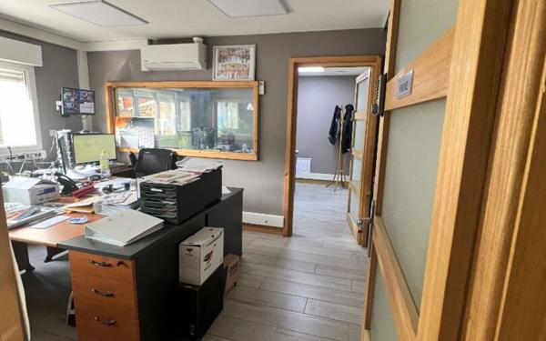 Immeuble à vendre    3 pièces • 211 m2 Toulouse