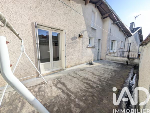 Immeuble à vendre 155 m² Lussac-les-Châteaux