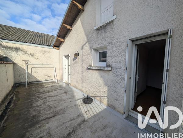 Immeuble à vendre 155 m² Lussac-les-Châteaux