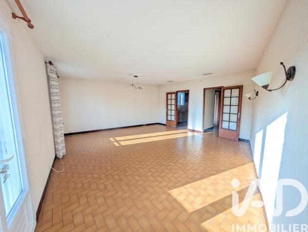 Immeuble à vendre 155 m² Lussac-les-Châteaux