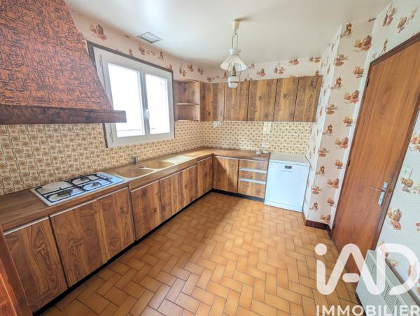 Immeuble à vendre 155 m² Lussac-les-Châteaux