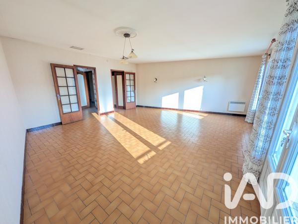 Immeuble à vendre 155 m² Lussac-les-Châteaux