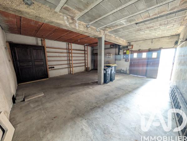 Immeuble à vendre 155 m² Lussac-les-Châteaux