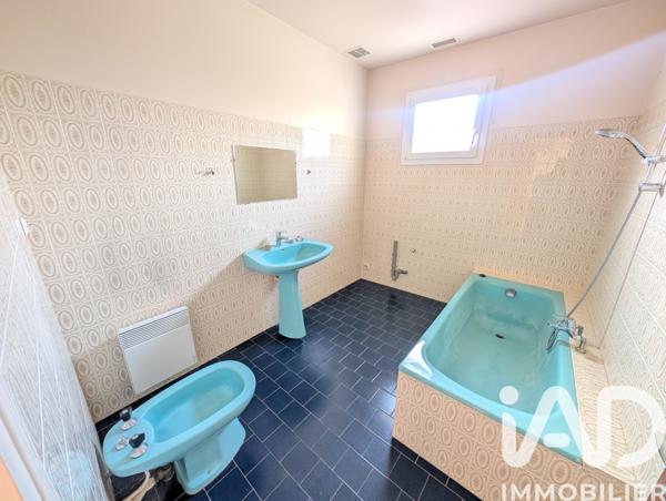 Immeuble à vendre 155 m² Lussac-les-Châteaux