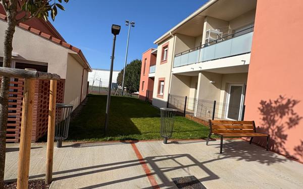 Appartement à vendre    2 pièces • 42 m2 Castelginest