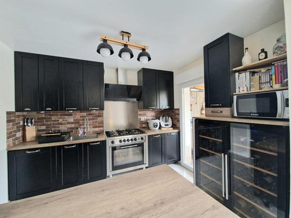 Maison vie de plain pied - Saint Sylvain D'Anjou - 6 chambres