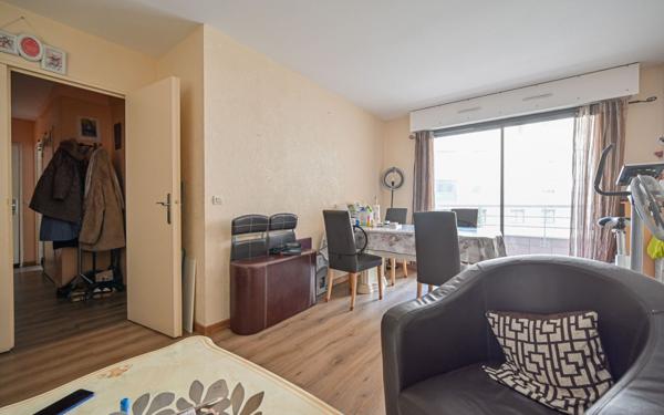 Appartement à vendre    4 pièces • 79,53 m2 Paris 19