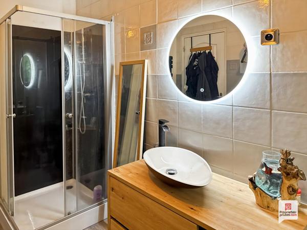 Maison  7 pièce(s) 151 m2