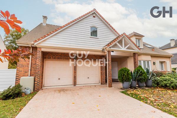 CHARMANTE MAISON FAMILIALE DE 7 PIECES (191.88 m²) À SAINT-PIERRE-DU-PERRAY