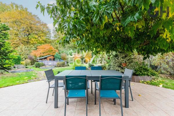 CHARMANTE MAISON FAMILIALE DE 7 PIECES (191.88 m²) À SAINT-PIERRE-DU-PERRAY