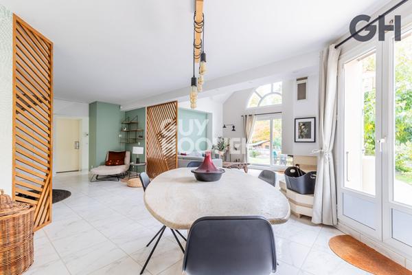 CHARMANTE MAISON FAMILIALE DE 7 PIECES (191.88 m²) À SAINT-PIERRE-DU-PERRAY