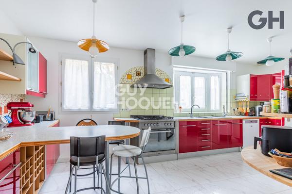 CHARMANTE MAISON FAMILIALE DE 7 PIECES (191.88 m²) À SAINT-PIERRE-DU-PERRAY