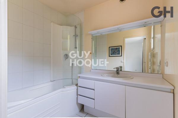 CHARMANTE MAISON FAMILIALE DE 7 PIECES (191.88 m²) À SAINT-PIERRE-DU-PERRAY