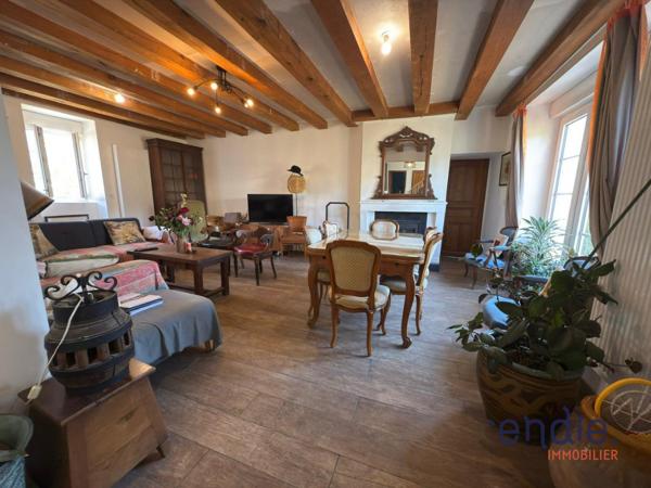 LONGERE TYPE F8 REHABILITEE AVEC GRANGE ET JARDIN!