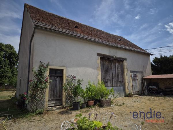 LONGERE TYPE F8 REHABILITEE AVEC GRANGE ET JARDIN!