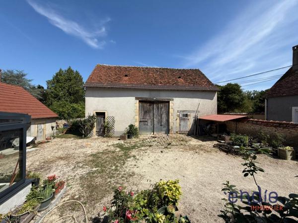 LONGERE TYPE F8 REHABILITEE AVEC GRANGE ET JARDIN!