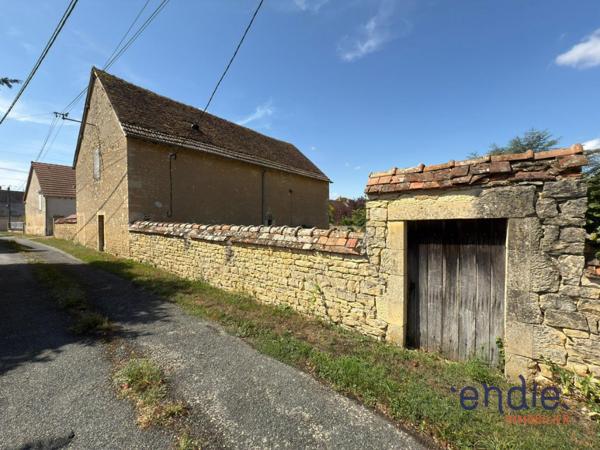 LONGERE TYPE F8 REHABILITEE AVEC GRANGE ET JARDIN!