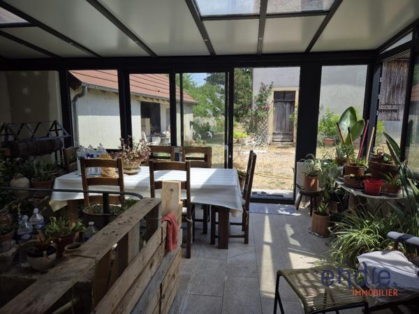LONGERE TYPE F8 REHABILITEE AVEC GRANGE ET JARDIN!