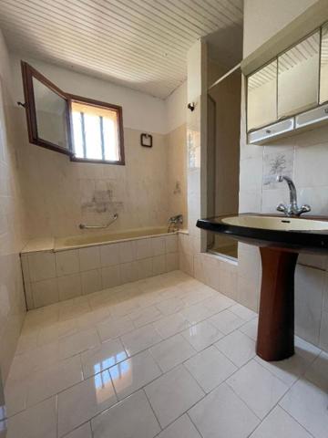 Maison Le Beausset 4P  de 91,34 m2 habitables, avec sous-sol, terrasse et jardin