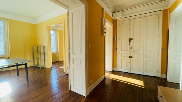 Epinal centre, appartement chaleureux avec garage
