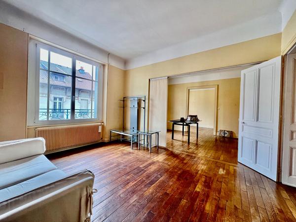 Epinal centre, appartement chaleureux avec garage