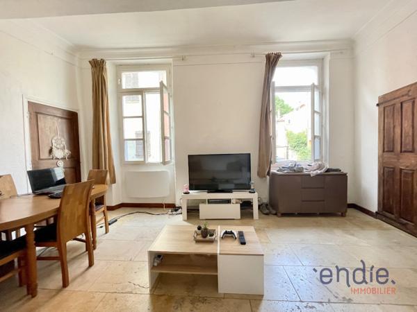 LORGUES GRAND APPARTEMENT T1 RENOVE