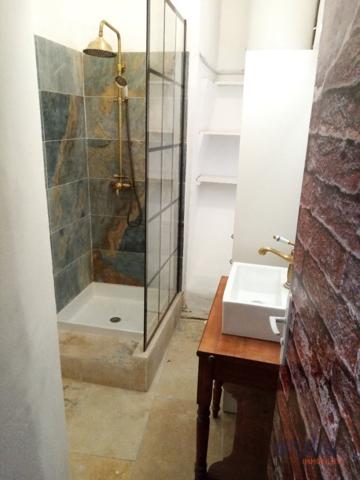 LORGUES GRAND APPARTEMENT T1 RENOVE