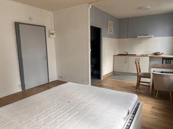 Location                                                      Appartement
                        
                     1 pièces                      27 m2                     à Niort
