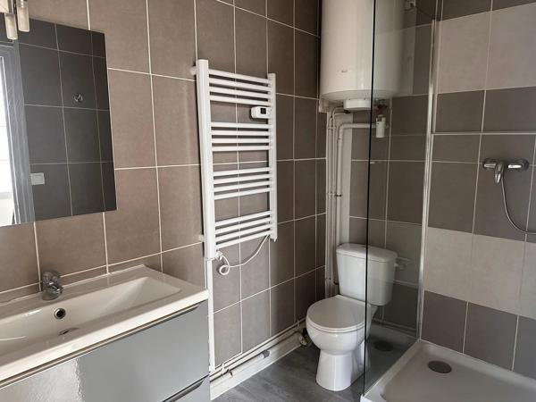 Location                                                      Appartement
                        
                     1 pièces                      27 m2                     à Niort