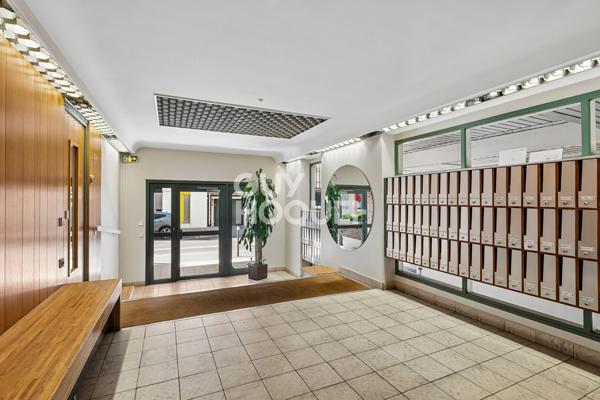 Studio avec balcon terrasse et vue dégagée - Gambetta