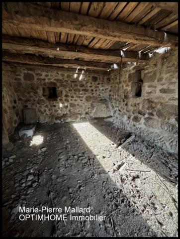 Maison de famille à rénover à Saint-Amand, à cinq minutes d'Aubusson