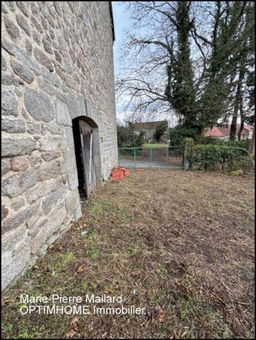 Maison de famille à rénover à Saint-Amand, à cinq minutes d'Aubusson