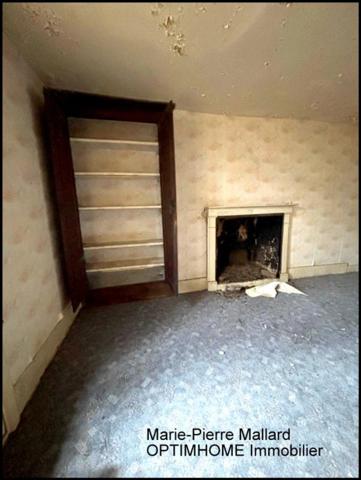 Maison de famille à rénover à Saint-Amand, à cinq minutes d'Aubusson