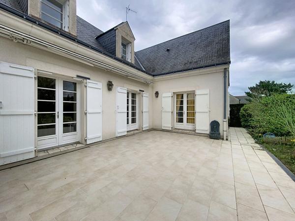 Belle maison traditionnelle à vendre à Amboise - 5 chambres, jardin de 1623 m²