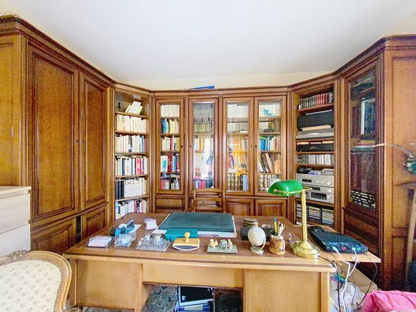 Belle maison traditionnelle à vendre à Amboise - 5 chambres, jardin de 1623 m²