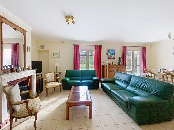 Belle maison traditionnelle à vendre à Amboise - 5 chambres, jardin de 1623 m²