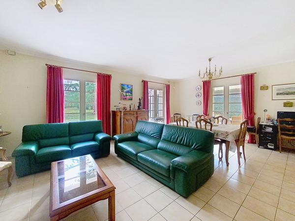 Belle maison traditionnelle à vendre à Amboise - 5 chambres, jardin de 1623 m²