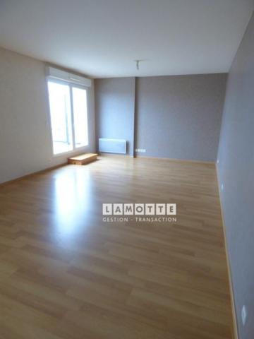 Appartement à louer 4 pièces - 82 m²