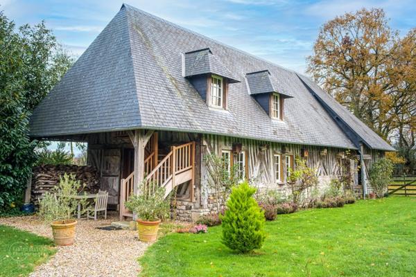PIEURE du XVIIIème siècle, SON PRESSOIR AMÉNAGÉ ET SES DÉPENDANCES SUR 2 HECTARES DE JARDIN À L’ANGLAISE