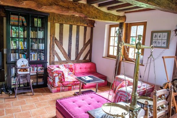 PIEURE du XVIIIème siècle, SON PRESSOIR AMÉNAGÉ ET SES DÉPENDANCES SUR 2 HECTARES DE JARDIN À L’ANGLAISE