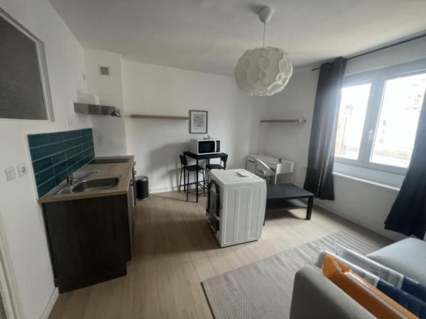 A LOUER : T1 à LILLE • • 700 € CC • Réf. 1489-3