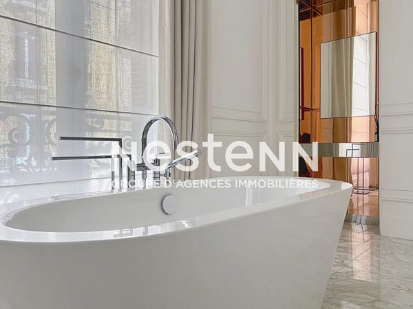 Exclusivité - Paris 8ème - Parc Monceau - Immeuble de grand standing - Appartement 5 pièces d'environ 250 m2 - Cave - Parking en sus