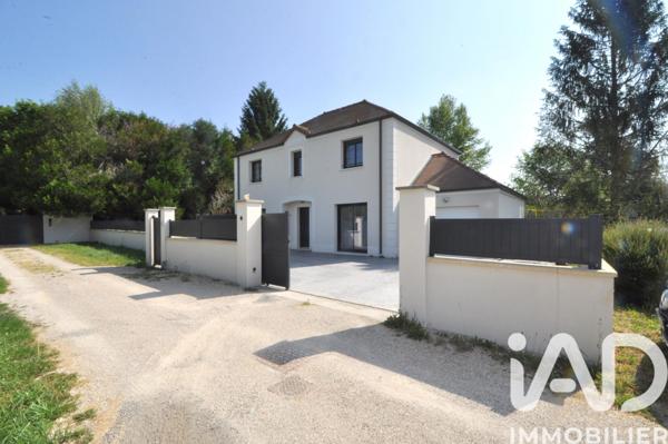 Maison à vendre 6 pièces 141 m² Saint-Maurice-Montcouronne