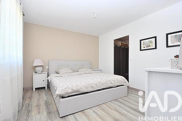 Maison à vendre 6 pièces 141 m² Saint-Maurice-Montcouronne