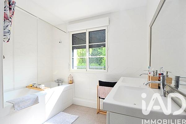 Maison à vendre 6 pièces 141 m² Saint-Maurice-Montcouronne